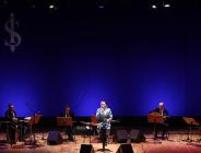 Cem Adrian “Solmayan Şarkılar”la İş Sanat’ta sahne aldı