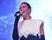 Sıla, Harbiye konserlerine seyirci korosu ile başladı