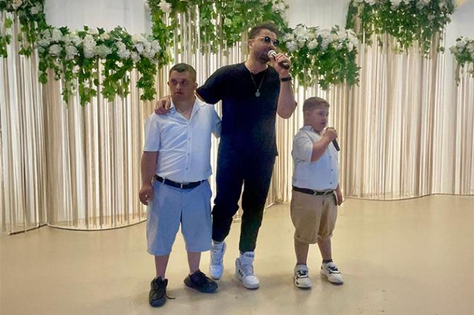 Gökhan Akar’dan anlamlı sürpriz!