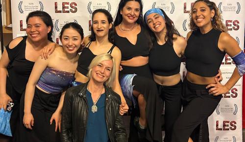 ABD’de yaşayan genç Türk oyuncu Gözüm Pul, New York’da “US” adlı dans tiyatrosu gösterisiyle uluslararası festivalde sahne aldı.