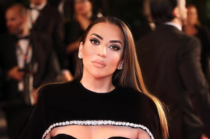 İpek Kızıltan Cannes’da göz kamaştırdı!