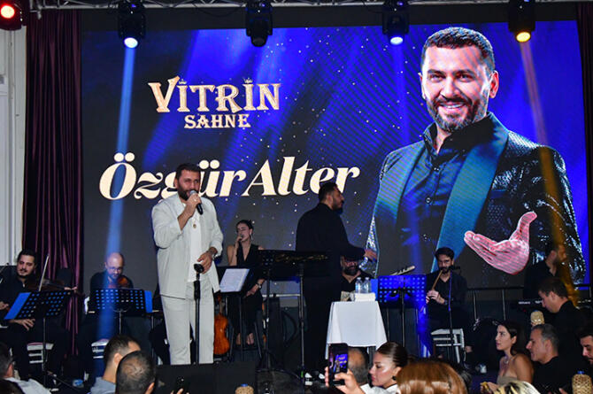 Bahçeşehir Gölet Vitrin Sahne’de Özgür Alter Rüzgarı!