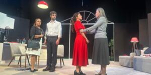 “Geç Kalanlar” oyunu, görkemli bir gala ile seyirciyle buluştu.