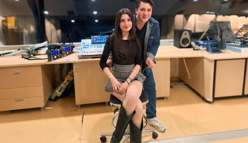 Yeni bir yıldız doğuyor “Özge Işık Sönmez” parlak kariyer yolculuğuyla dikkat çekiyor