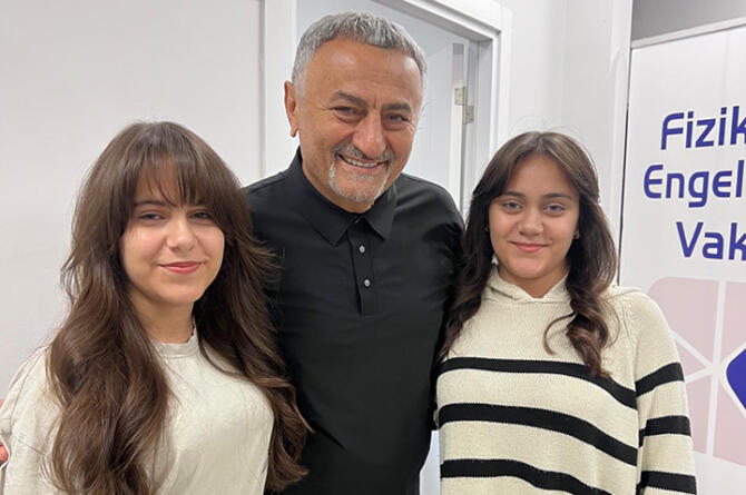 Sabit Akkaya’dan Hatay’daki depremzede ve Engelli Çocuklara Moral Ziyareti