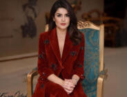 Ünlü şarkıcı Esra Öztürk’ten bir ilk: Dikey klip