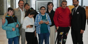 “Sessizliğin İzleri”: Orkun Ölmez’den Otizm Farkındalığı İçin Anlamlı Sergi