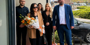 Türk sinemasının sultanı Türkan Şoray’dan Alpi Diş Hastanesine anlamlı ziyaret